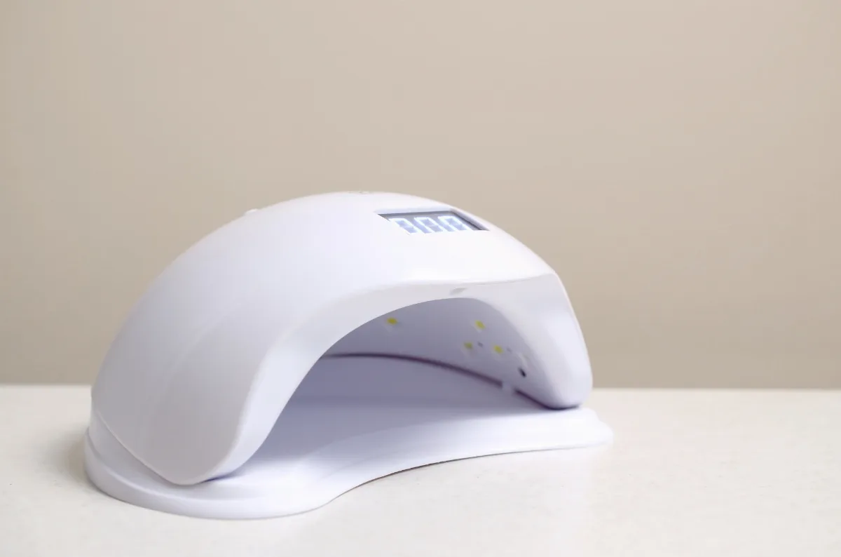 Wybór lampy do manicure – co warto wiedzieć?