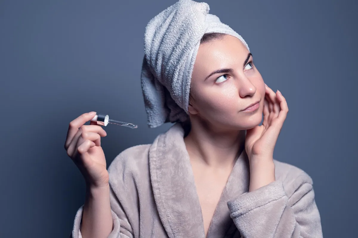 Jak wybrać serum nawilżające do twarzy odpowiednie dla siebie?